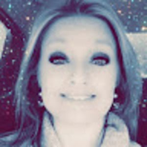 Meet your Posher, Steffany